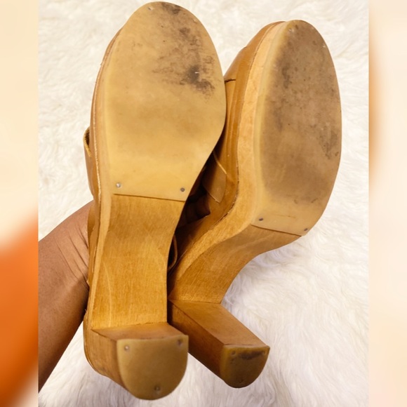 Leather Sandals with Wood Heels - Picture 4 of 4